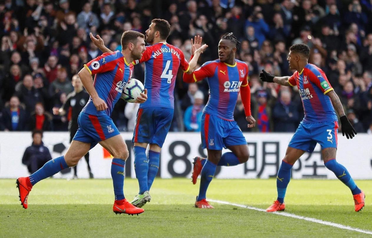 水晶宫主帅格拉斯纳足总杯失利后现身伦敦酒吧