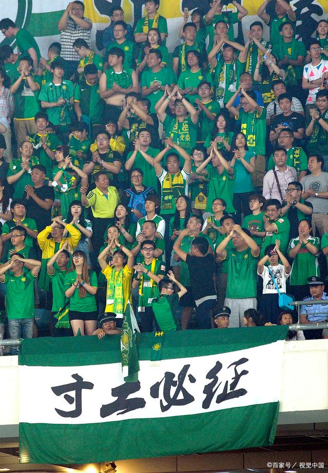 视频：Uzi名人堂皮肤幕后故事 ｜ 薇恩、殿堂传奇 卡莎和联盟不朽 卡莎原画