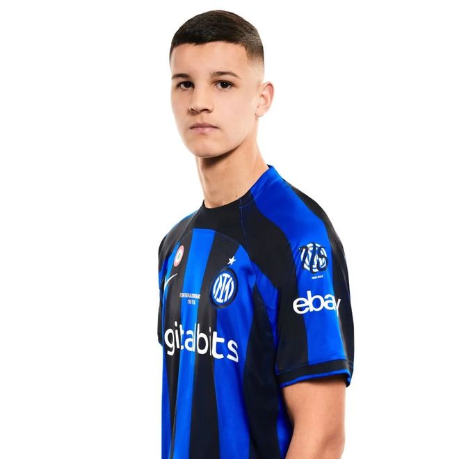 超酷炫烈焰战斧！《守望先锋2》莱因哈特神话武器皮肤上线 拥有全新技能特效