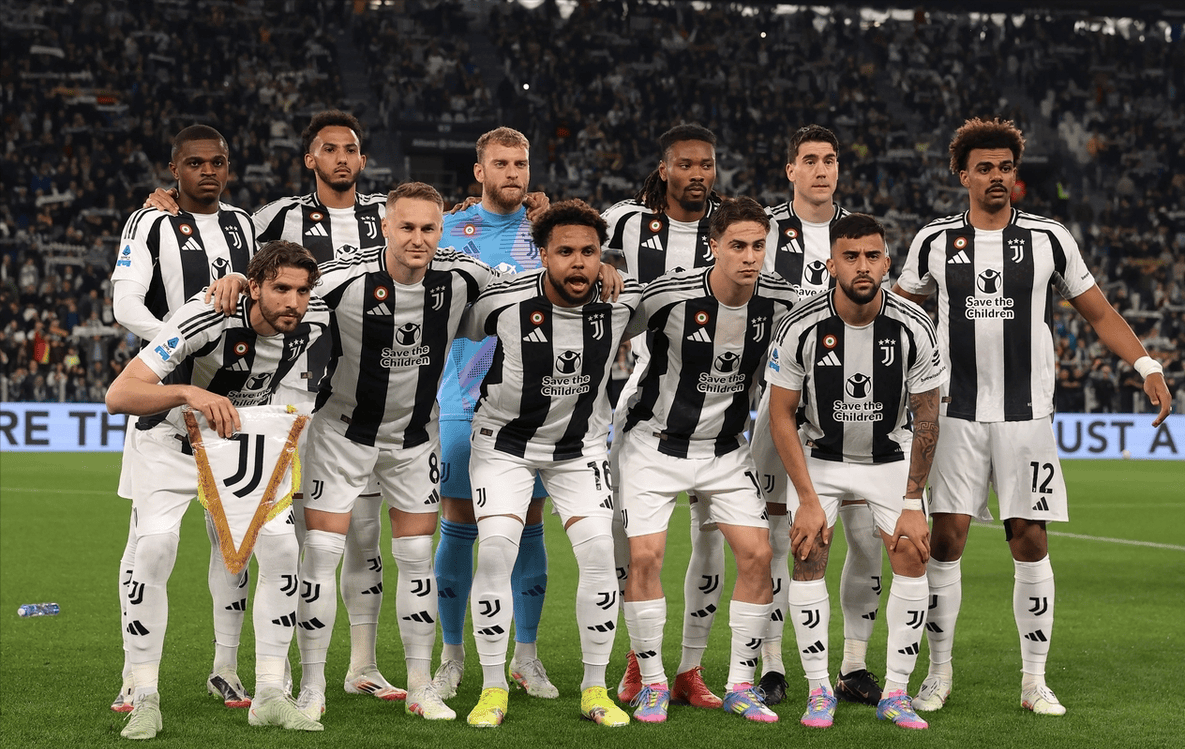 曼联毫无斗志，问题积重难返！球迷竟喊话请回阿莫林，阵容是病根