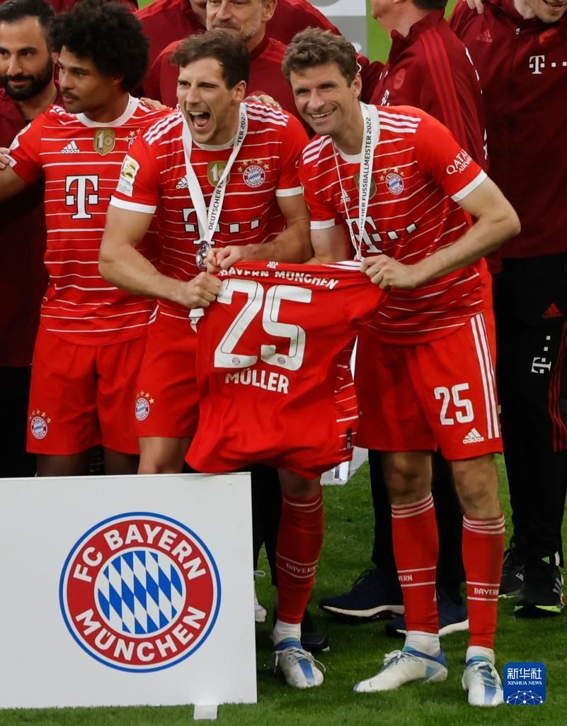 TheShy泪目图火了，IG全面翻盘，Elk小丑登上热搜，Bin成为吸血鬼