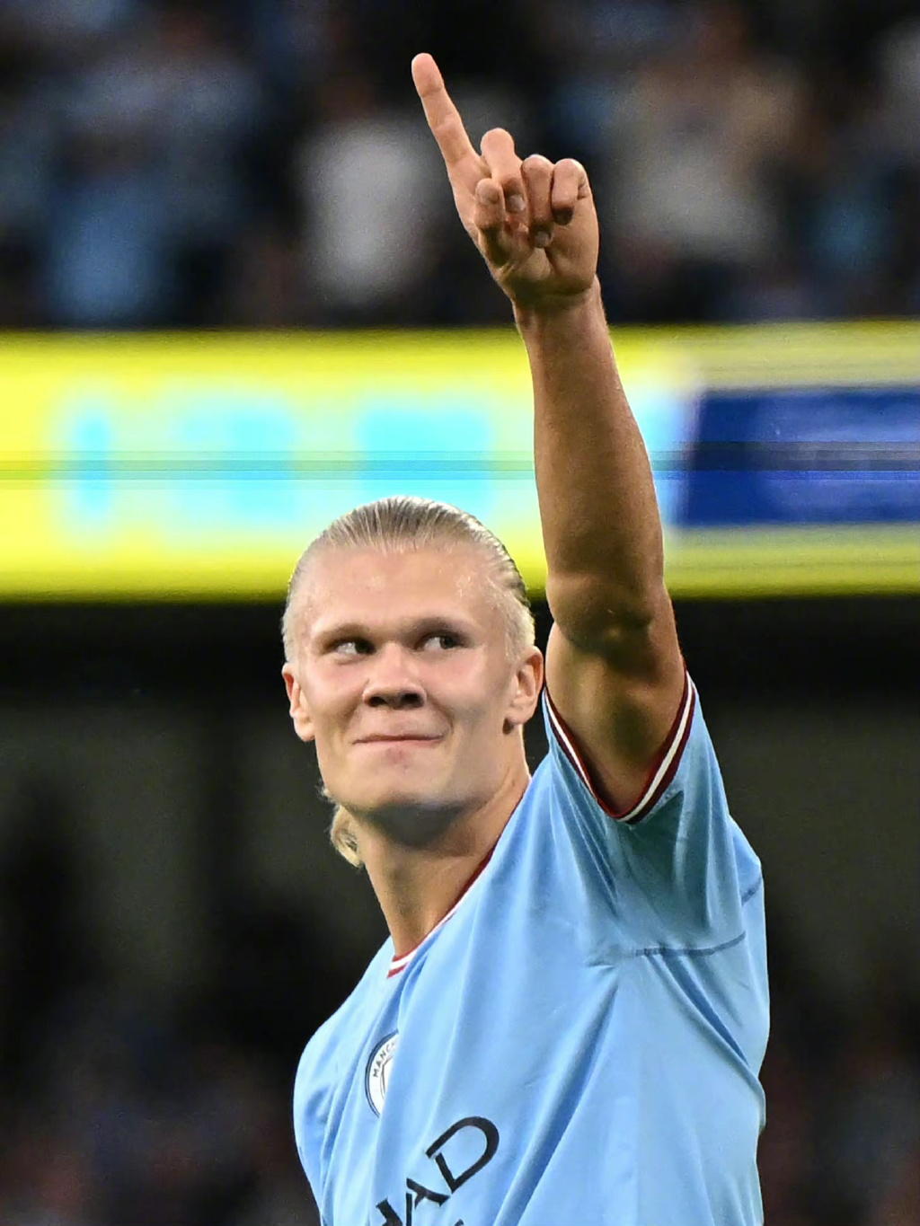 热火与公牛比赛因场地湿滑推迟开球：联合中心地板湿气导致开球时间大幅延后